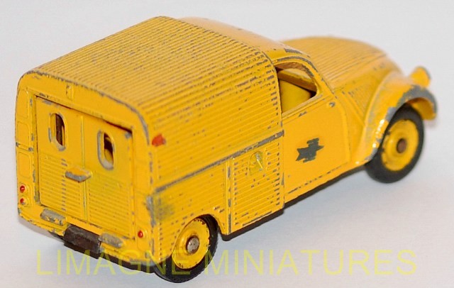 voiture de la poste miniature